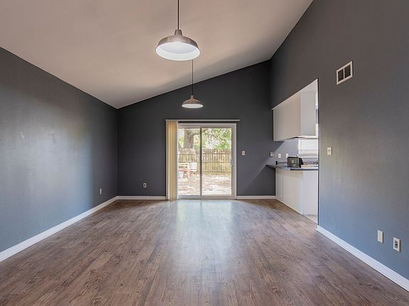 3rd image of 6908 Weatherwood Pl