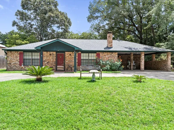 806 E Wildwood Dr, Village Mills, TX 77663
