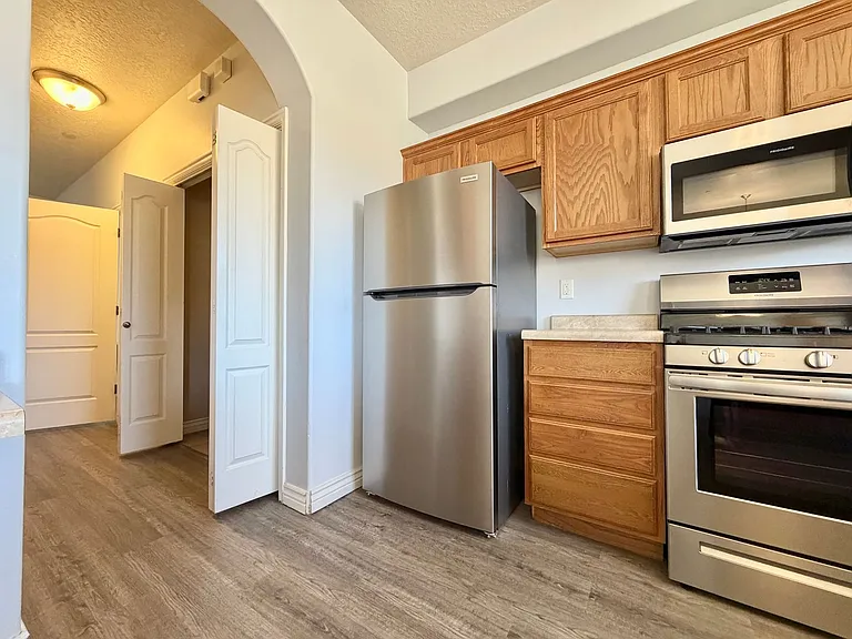 1688 W 3180th St N #G1 — Photo 11