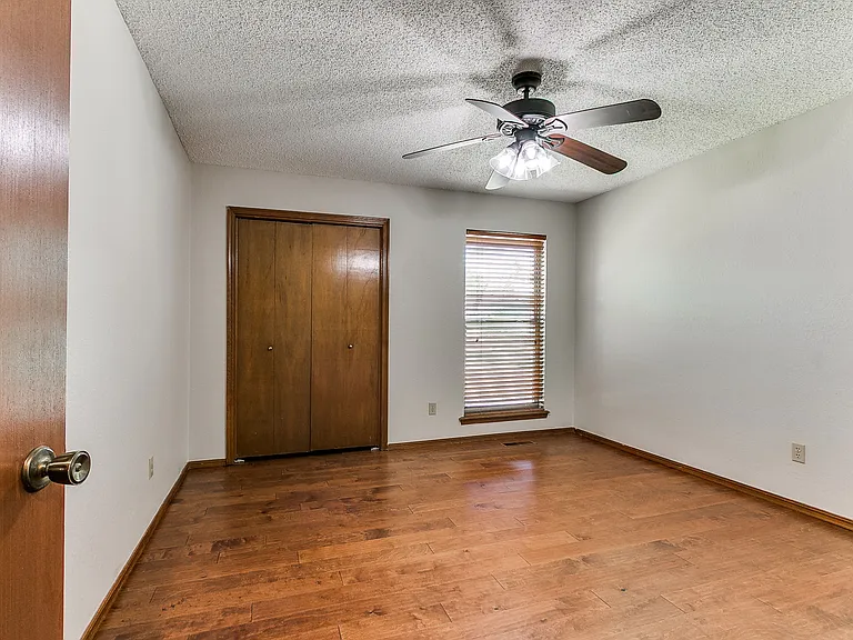 4721 Persimmon Ct — Photo 19