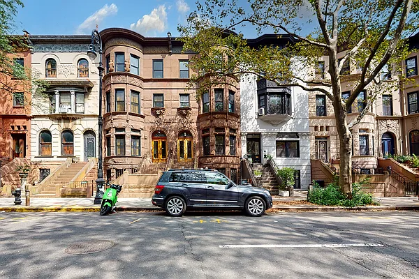 Sold by Compass | media 2