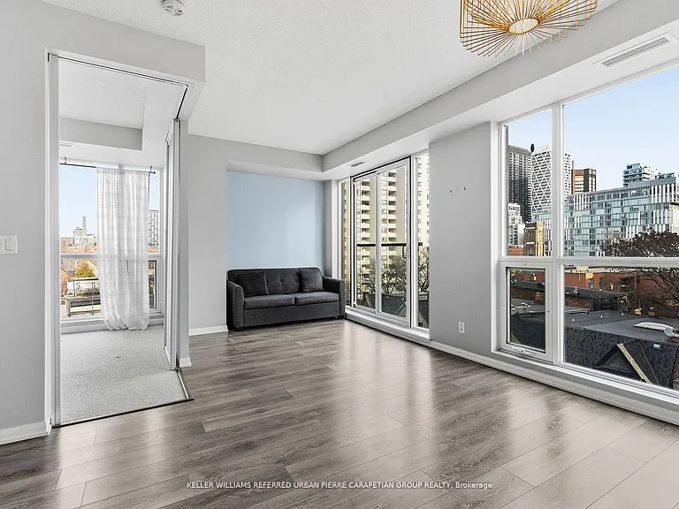 18 Beverley St #706B — Photo 21