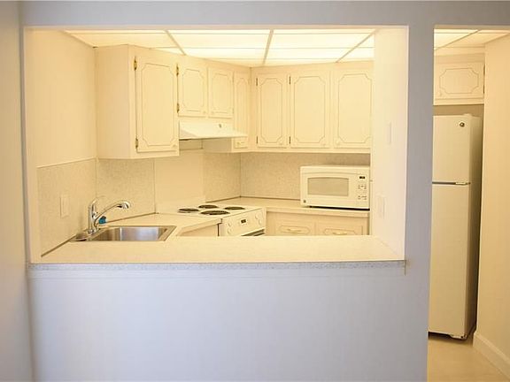 5th image of 1000 River Reach Dr APT 208