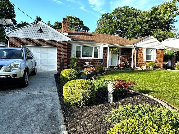 4th image of 8051 Woodholme Cir