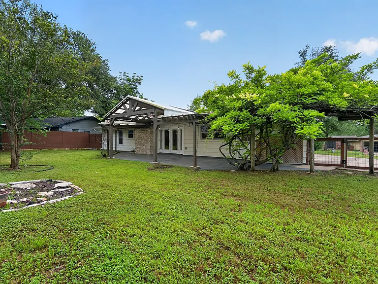 6700 La Salle Dr — Photo 35