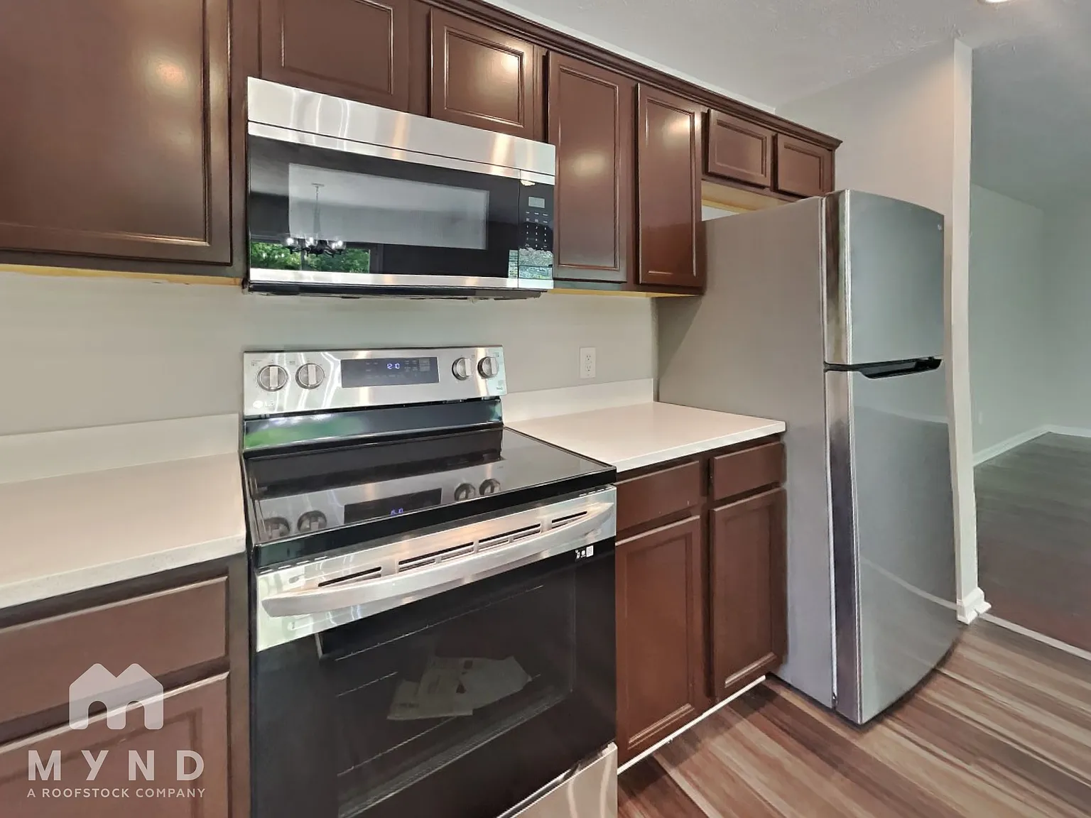 4 bed, 2.5 bath, 2407 sqft, $2,459 — Photo 4