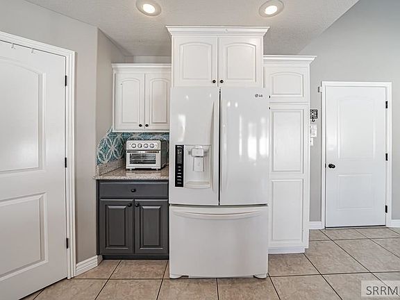 4th image of 2870 Agnes St