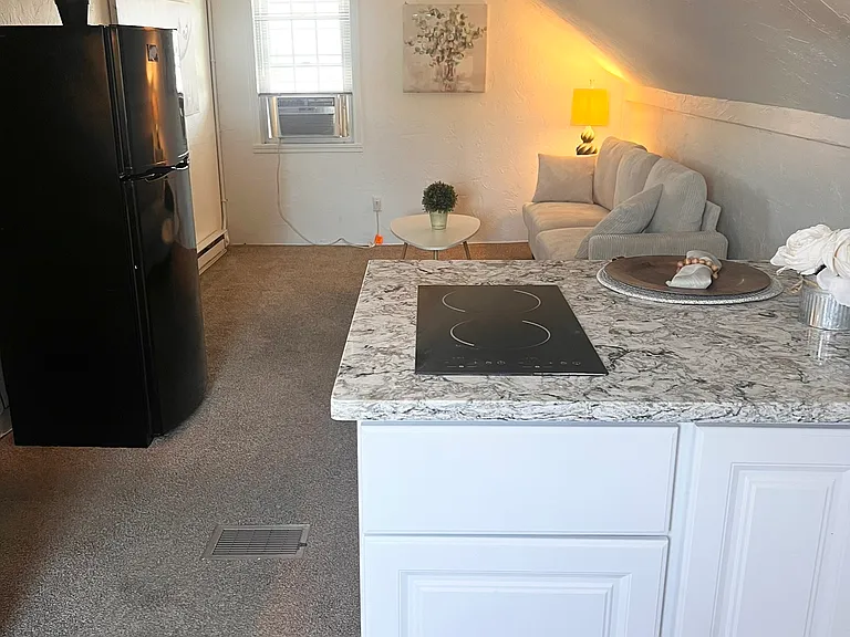 47 Vernon St E #2 — Photo 5
