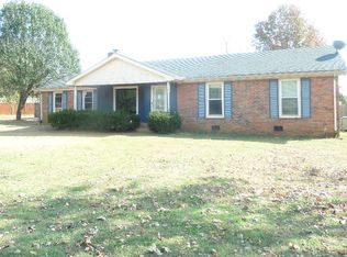 215 Southwinds Dr, Hermitage, TN 37076