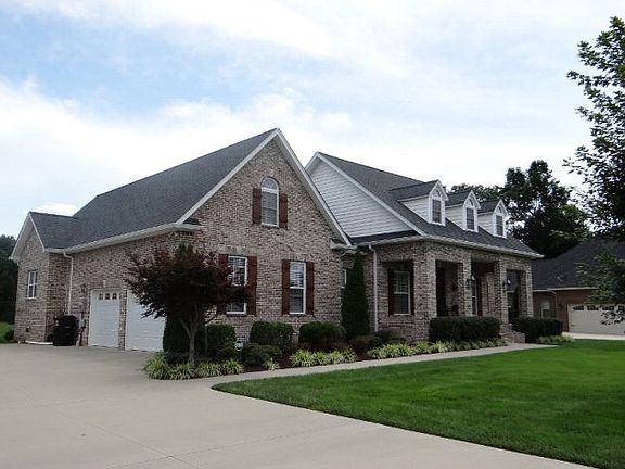4th image of 1735 Parker Pl