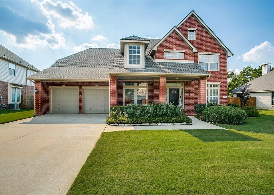 1st image of 2709 Cliffwood Dr