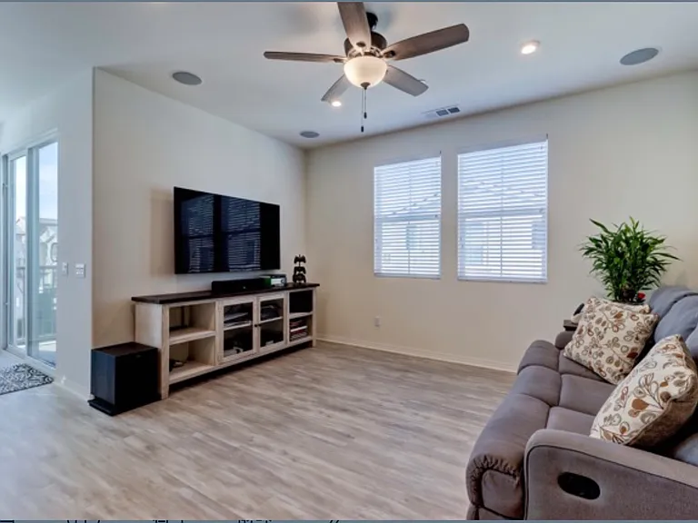 54 Concepcion St — Photo 10
