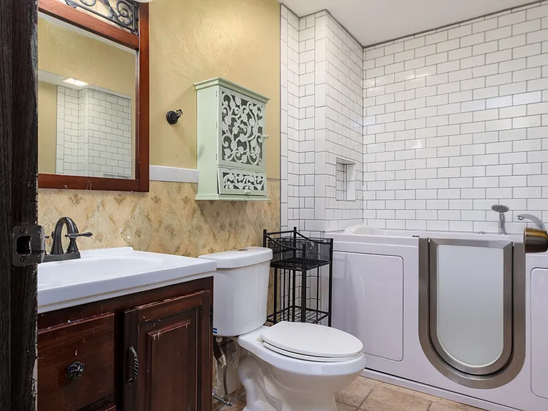 184 Kaynor Dr #D — Photo 10