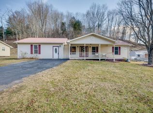 152 Country Oaks Dr, Honaker, VA 24260