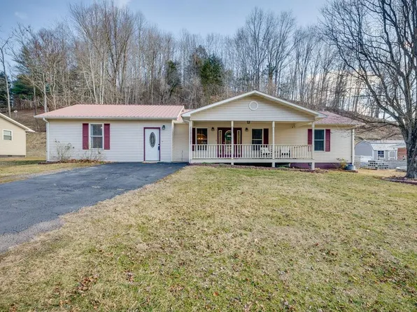 152 Country Oaks Dr, Honaker, VA 24260