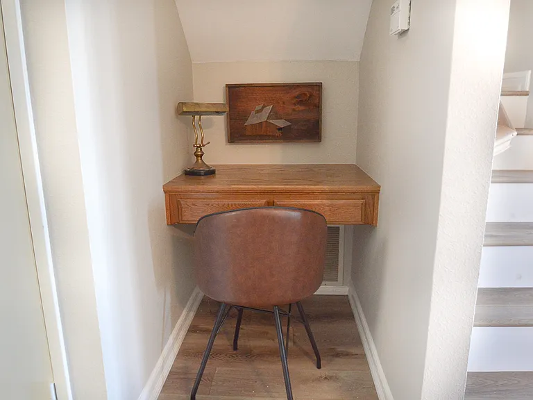 Travelodge Dr — Photo 17