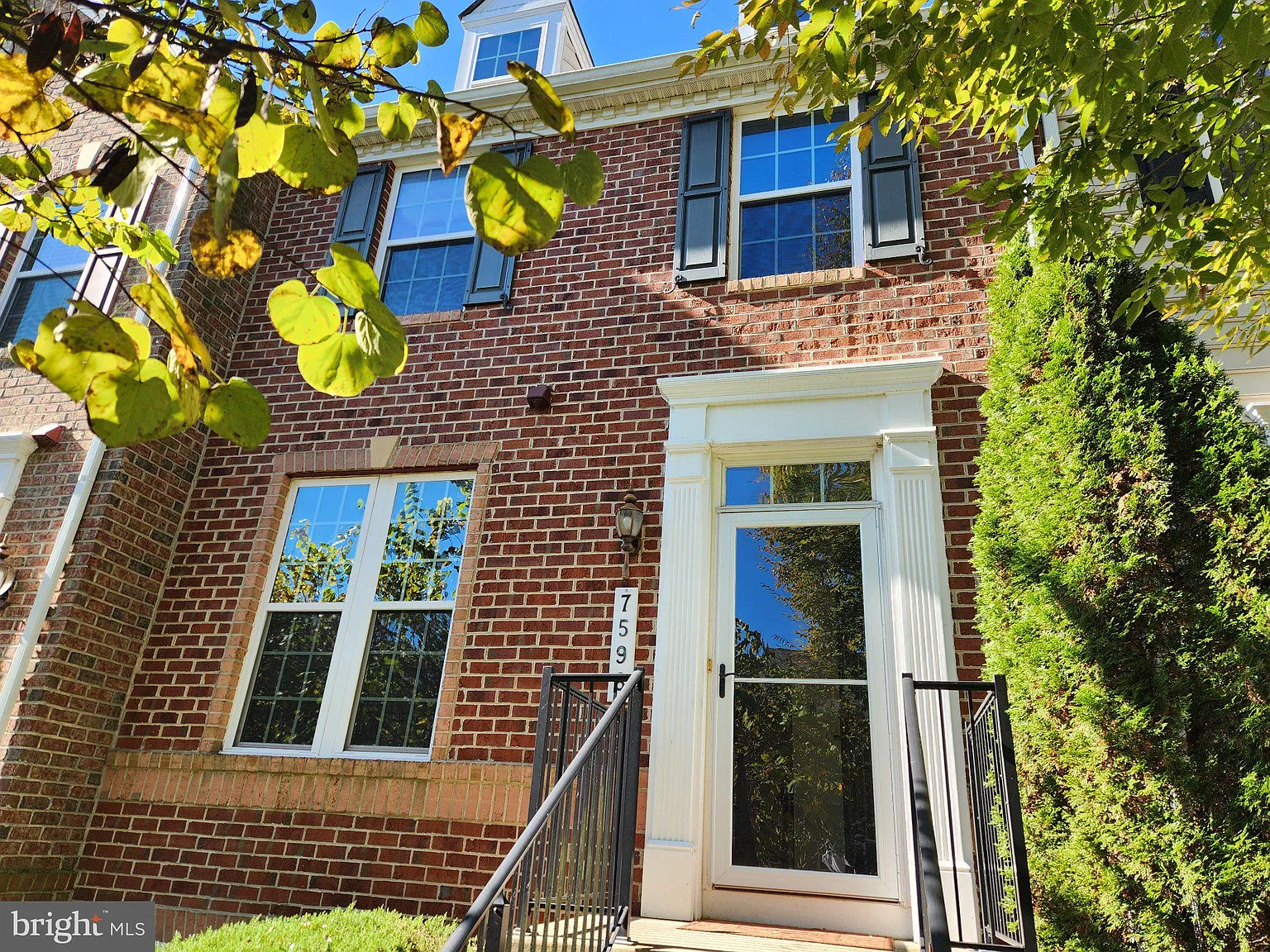 3 bed, 3.5 bath, 1760 sqft, $2,900 — Photo 1