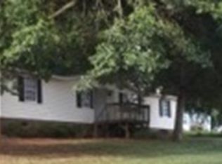 104 Shelby Dr, Pickens, SC 29671