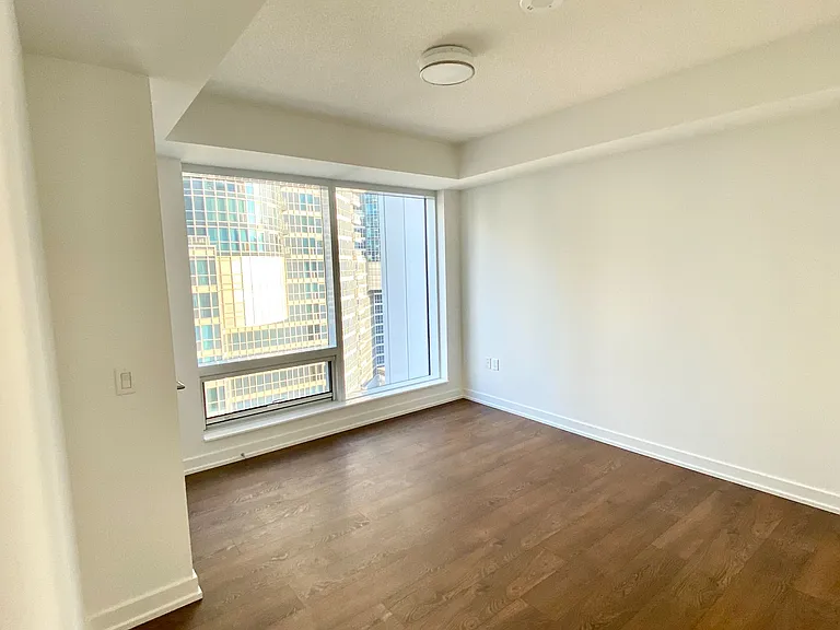 10 York St #1405 — Photo 11