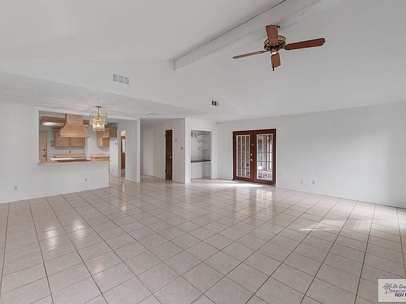 4th image of 85 Westchester Cir