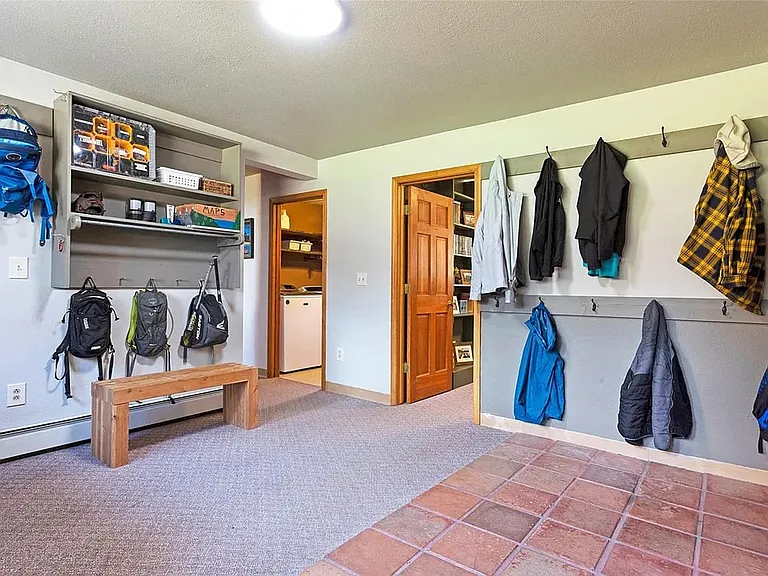 4020 Wakantanka Way — Photo 35