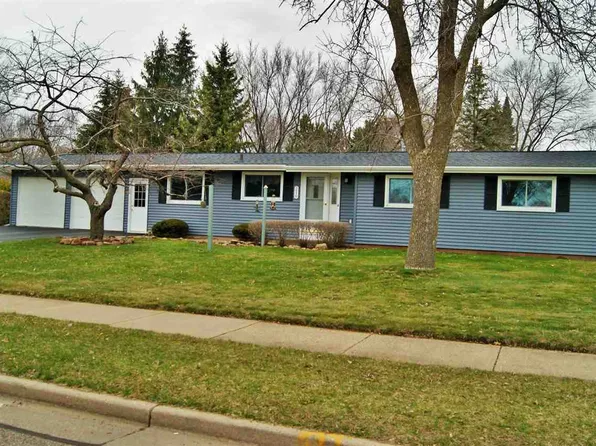 210 Crestview Ln, Nekoosa, WI 54457