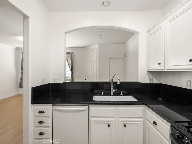 24 Crestline #103 — Photo 15