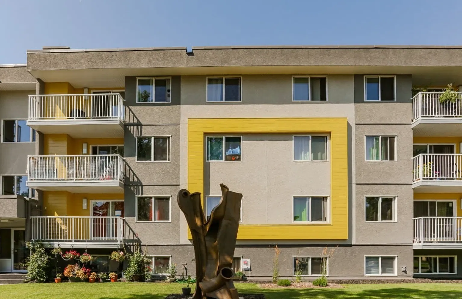Carnegie Court — Photo 2