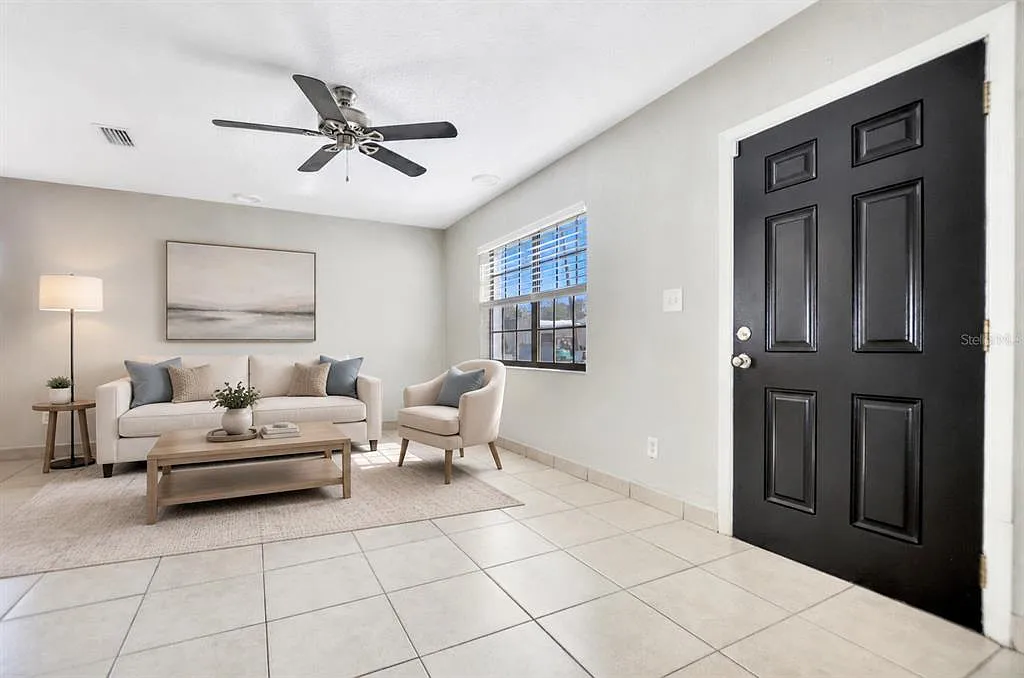 2 bed, 1.0 bath, 864 sqft, $1,950 — Photo 4