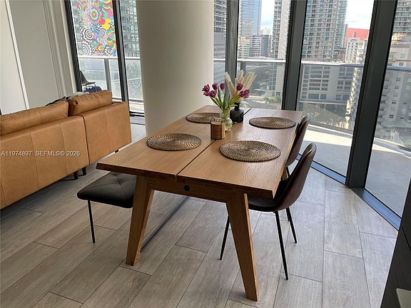5th image of 45 SW 9th St APT 1206
