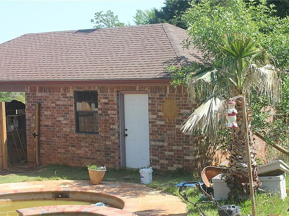 5th image of 8798 Harless Oaks Ln