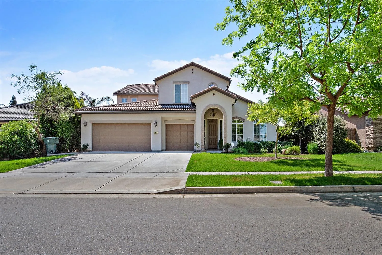 3111 W Tyler Ave photo 1