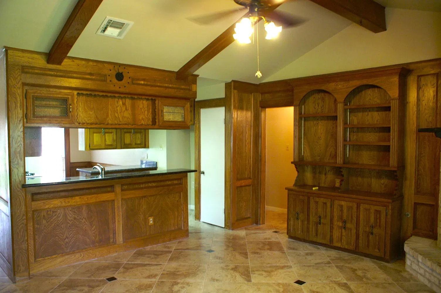 4 bed, 2.0 bath, 1582 sqft, $1,800 — Photo 4