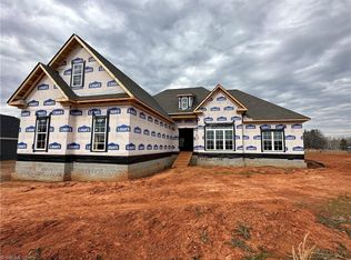 138 Old Dutch Rd, Advance, NC 27006