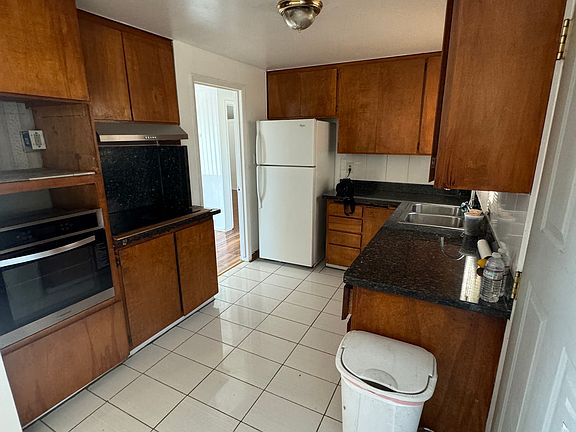5th image of 15 Tasco Ct #1