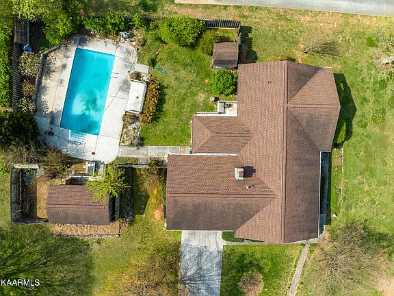 3rd image of 3102 Eagle Dr