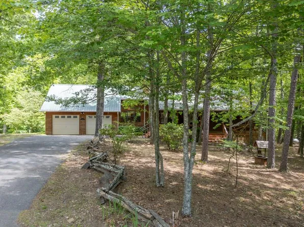 40 Caledonia Dr, Blairsville, GA 30512