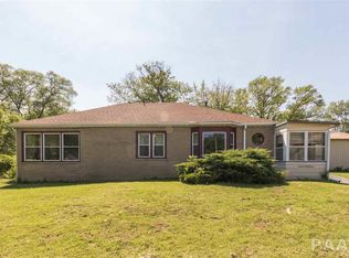 1321 S 14th St, Pekin, IL