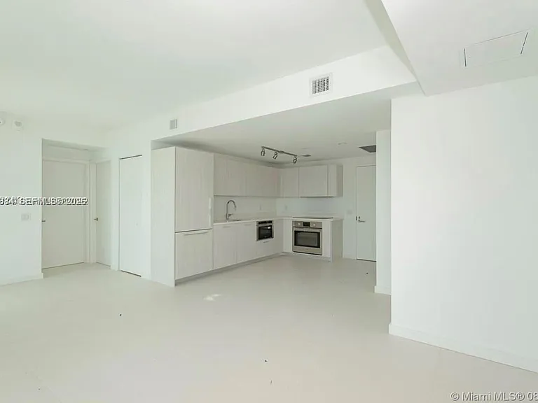 501 NE 31st St #2709 — Photo 7