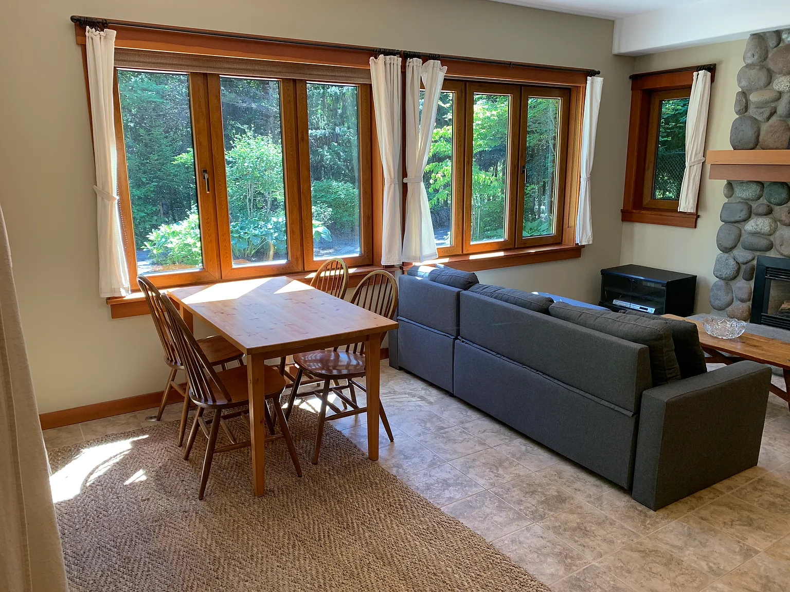 Treetop Ln, Whistler — Photo 3