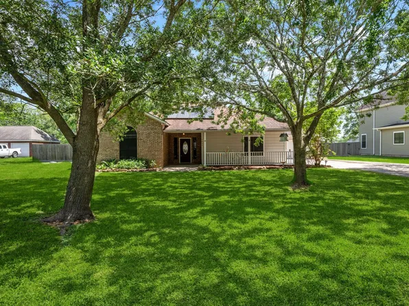 5809 Cajun Way, Cove, TX 77523