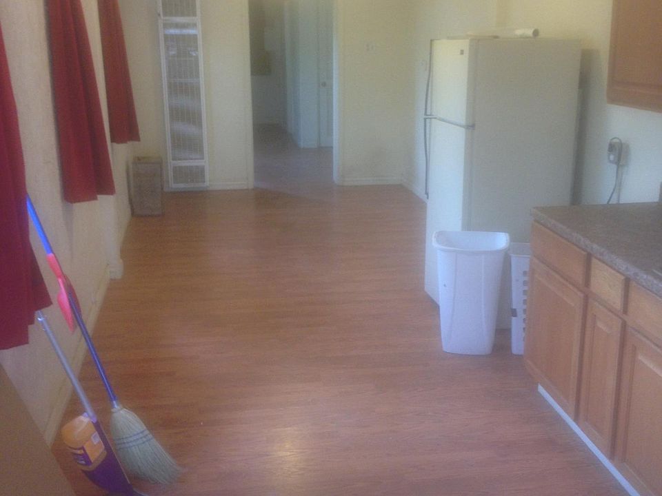 1st image of 206 Cornell Dr SE #B