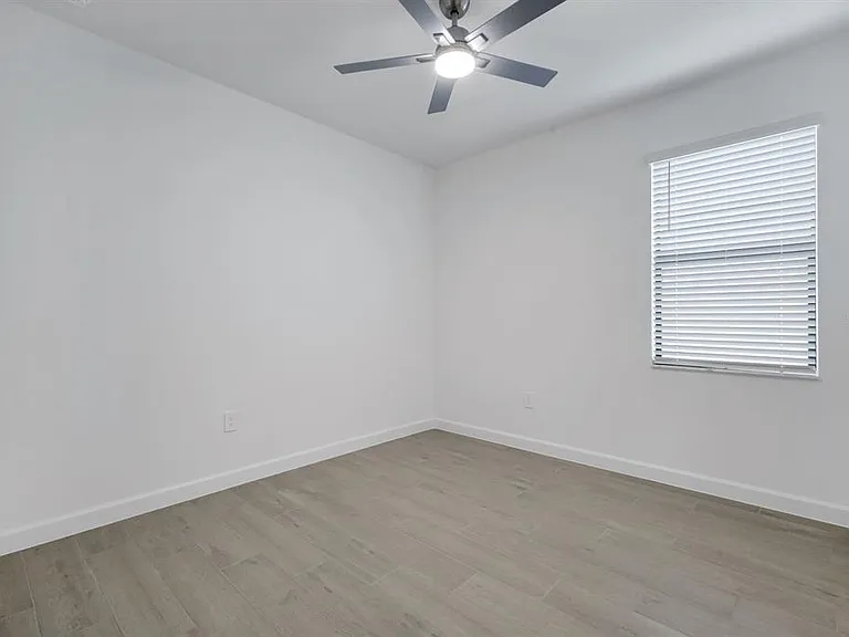 19232 Gentry Pl — Photo 16