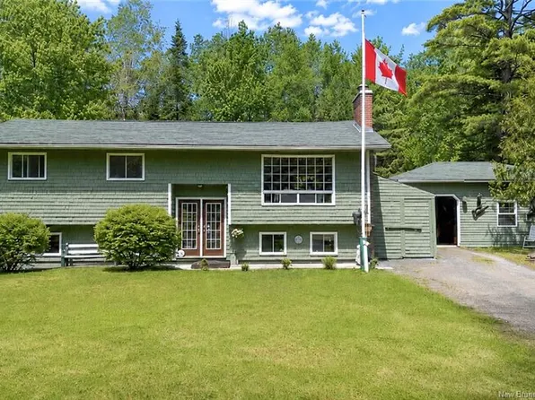 215 Hughes St, Maugerville, NB E3A 7B4