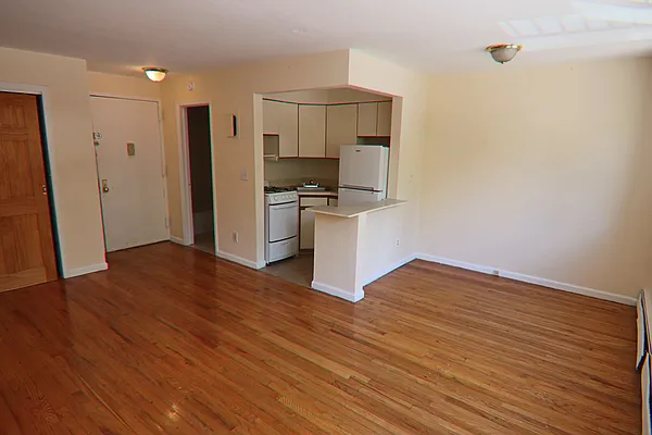 Rented by PMG Real Estate  | media 5