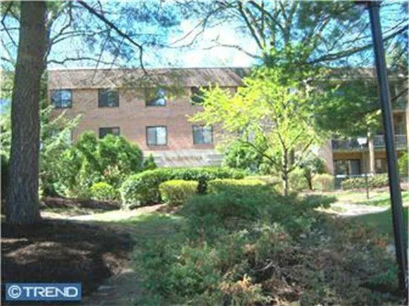 1650 Oakwood Dr #203, Penn Valley, PA 19072