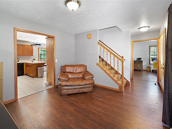 5th image of 816 2nd St NW