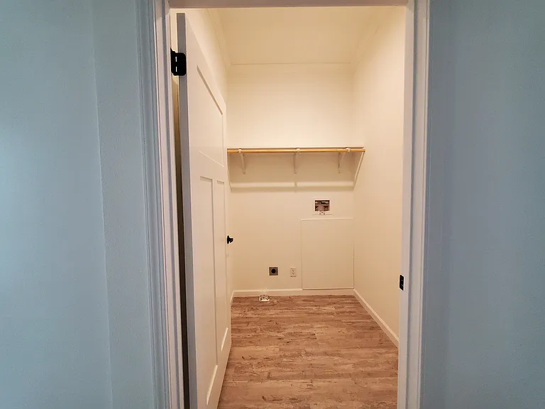 719 Chalet Ave — Photo 8