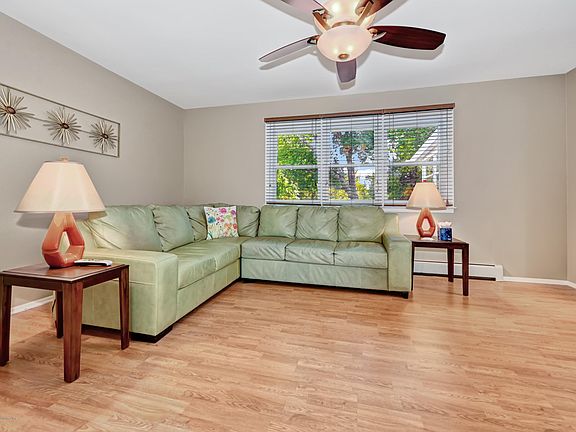 2nd image of 393 Saint Thomas Dr