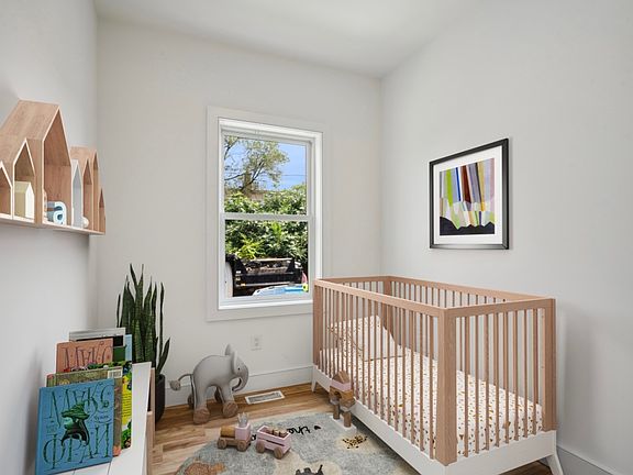 4th image of 215 Harrison Ave #1